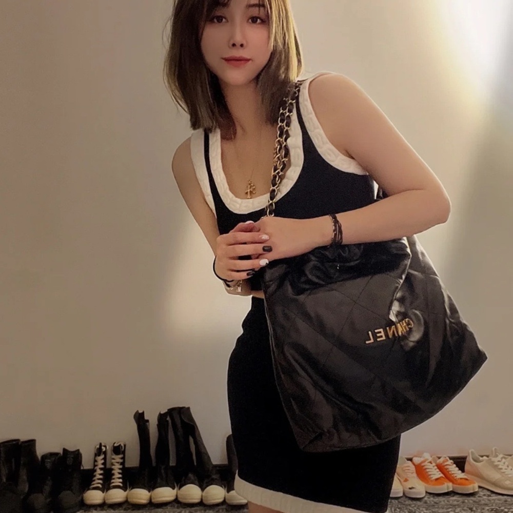 [CHANEL] CHANEL TWOTOW BAG - 샤넬 22백 샤이니 체인백 숄더백 35cm x 37cm x 7cm 미니 스몰 미듐 라지