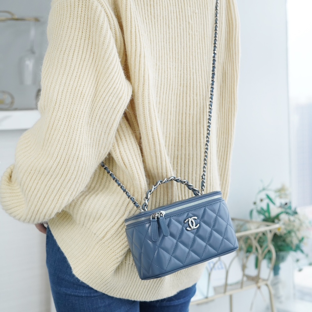 [CHANEL] 샤넬 CHANEL 샤넬 램스킨 코스메틱 케이스 체인백 9.5 x 17 x 8 cm