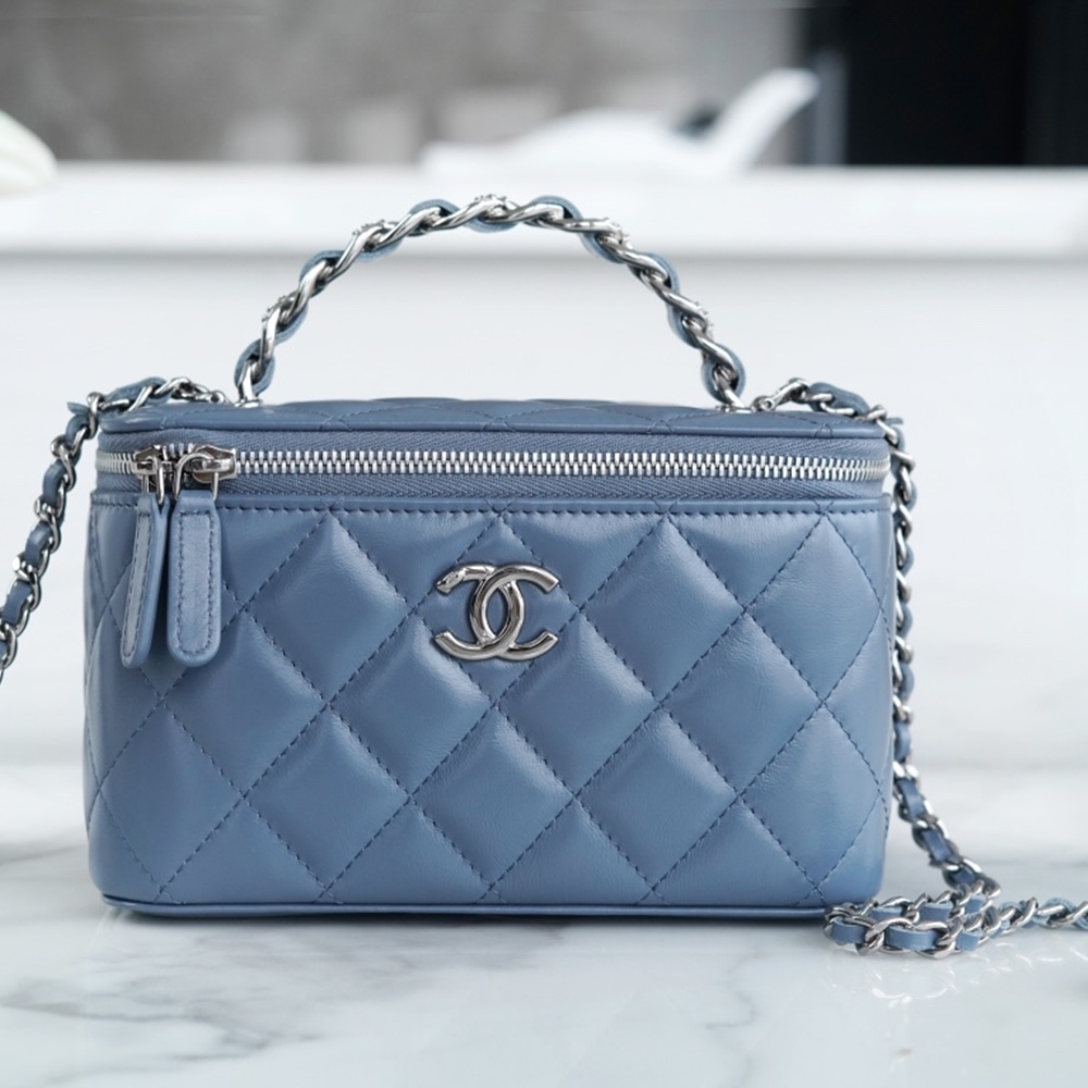 [CHANEL] 샤넬 CHANEL 샤넬 램스킨 코스메틱 케이스 체인백 9.5 x 17 x 8 cm