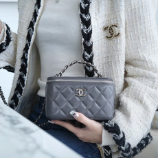 [CHANEL] 샤넬 CHANEL 샤넬 램스킨 코스메틱 케이스 체인백 9.5 x 17 x 8 cm