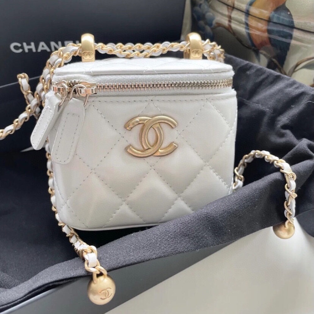 [CHANEL] 샤넬 코스메틱 미니 케이스 캐비어 체인백 11 x 8.5 cm