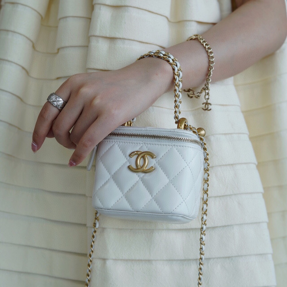 [CHANEL] 샤넬 코스메틱 미니 케이스 캐비어 체인백 11 x 8.5 cm