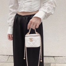 [CHANEL] 샤넬 코스메틱 미니 케이스 캐비어 체인백 11 x 8.5 cm