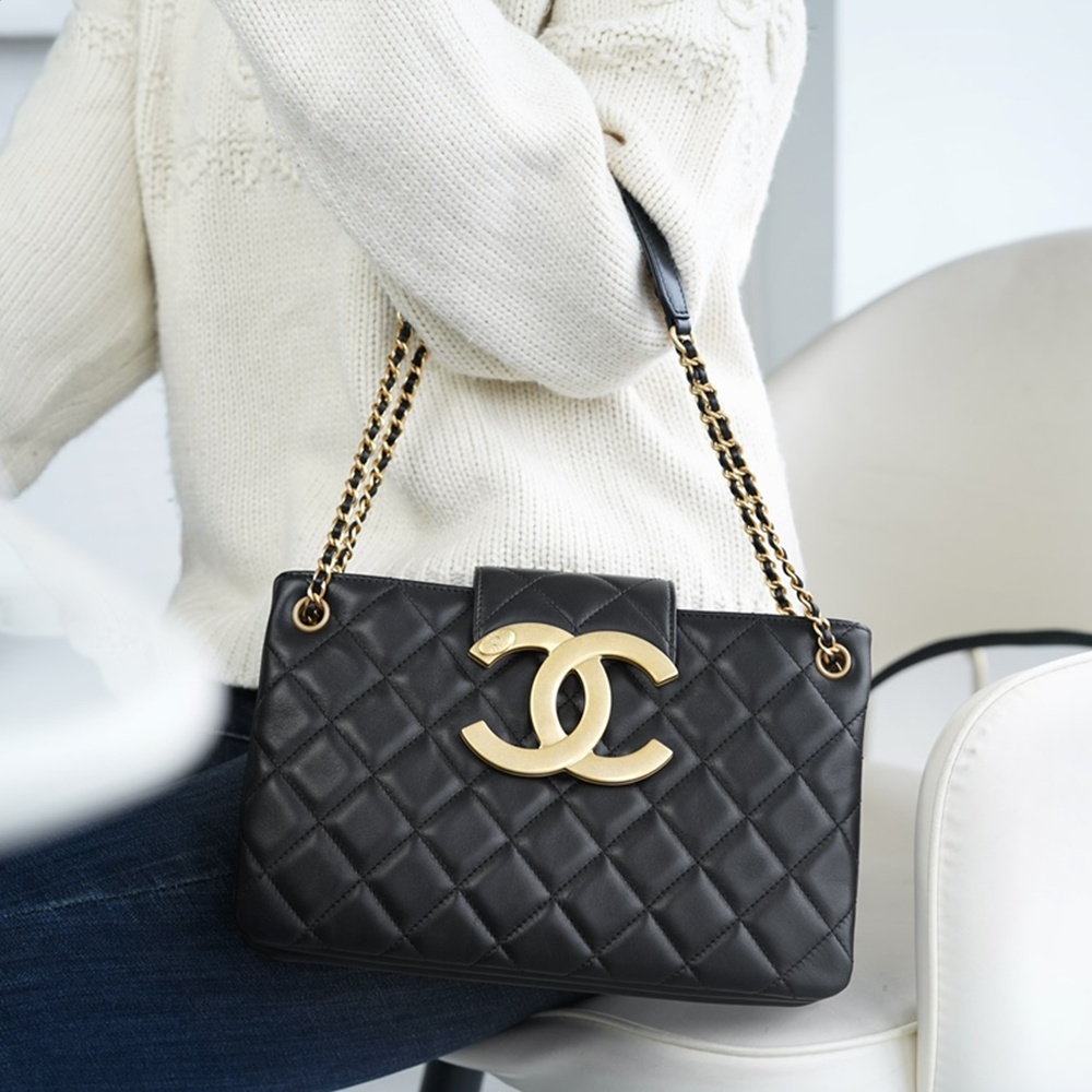 [CHANEL]샤넬 빅 CC로고 빈티지 체인 숄더백 26.5cm x 16.5cm x 5 cm
