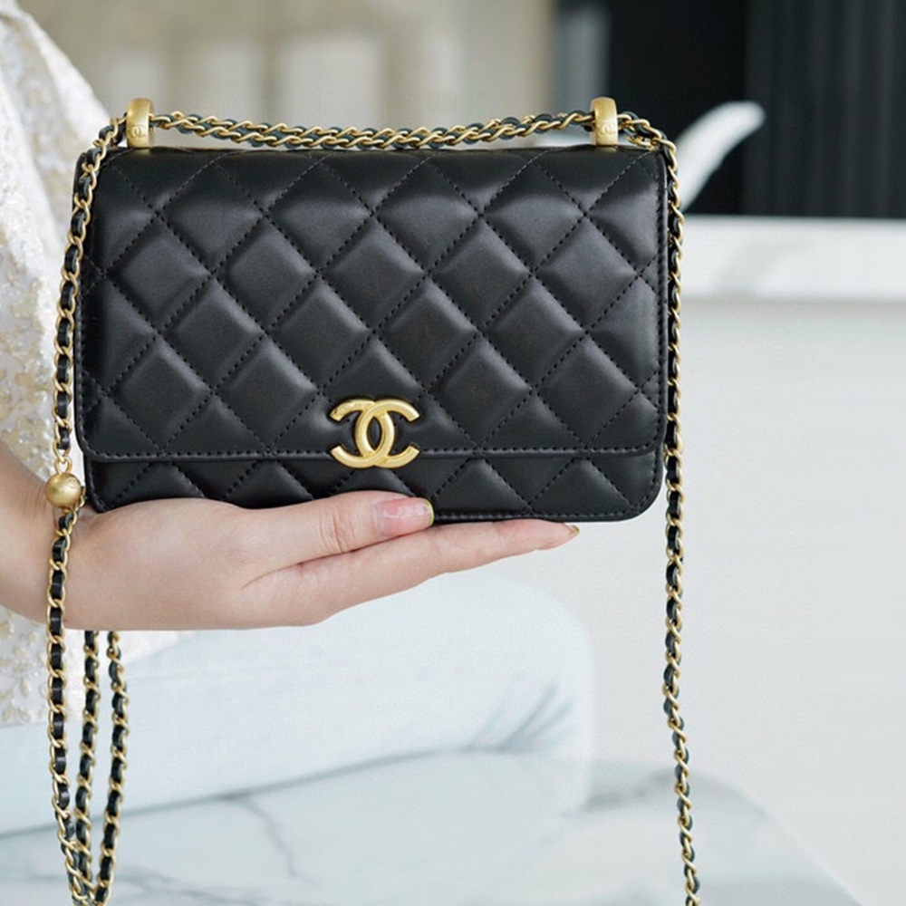 [CHANEL] CHANEL - 샤넬 logo 크로스 WOC 클래식 COCO체인 가로 19.5cm 세로 12cm 폭 4 cm