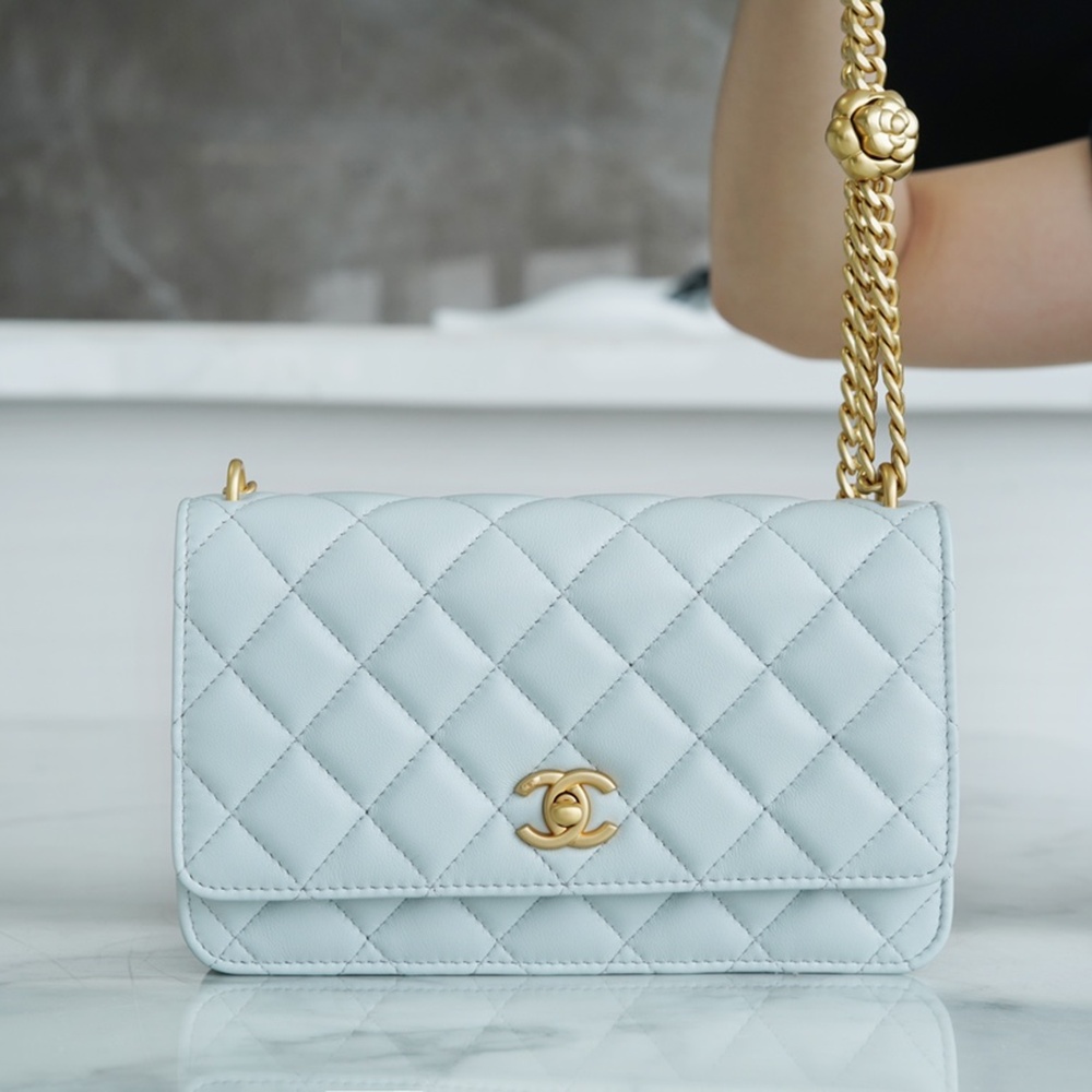 [CHANEL] CHANEL - 샤넬 logo 크로스 WOC 클래식 COCO체인 가로 19.5cm 세로 12cm 폭 4 cm