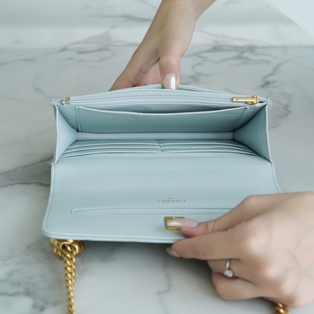 [CHANEL] CHANEL - 샤넬 logo 크로스 WOC 클래식 COCO체인 가로 19.5cm 세로 12cm 폭 4 cm