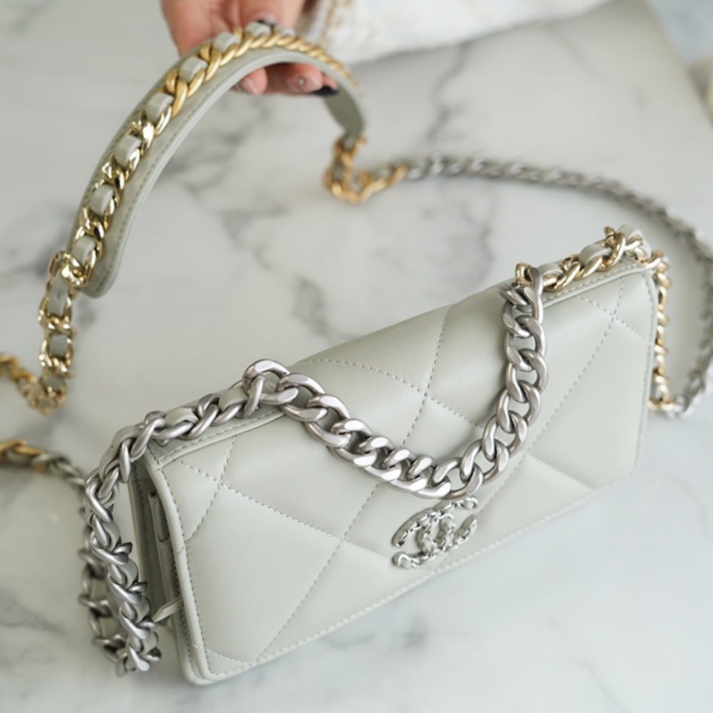 [CHANEL] CHANEL - 샤넬 logo 크로스 WOC 클래식 COCO체인 가로 19.5cm 세로 12cm 폭 4 cm