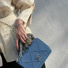 [CHANEL] CHANEL - 샤넬 logo 크로스 WOC 클래식 COCO체인 가로 19.5cm 세로 12cm 폭 4 cm