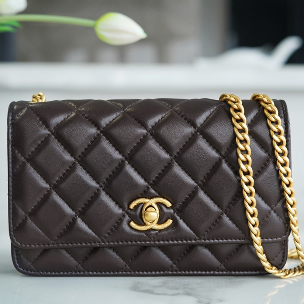 [CHANEL] CHANEL - 샤넬 logo 크로스 WOC 클래식 COCO체인 가로 19.5cm 세로 12cm 폭 4 cm
