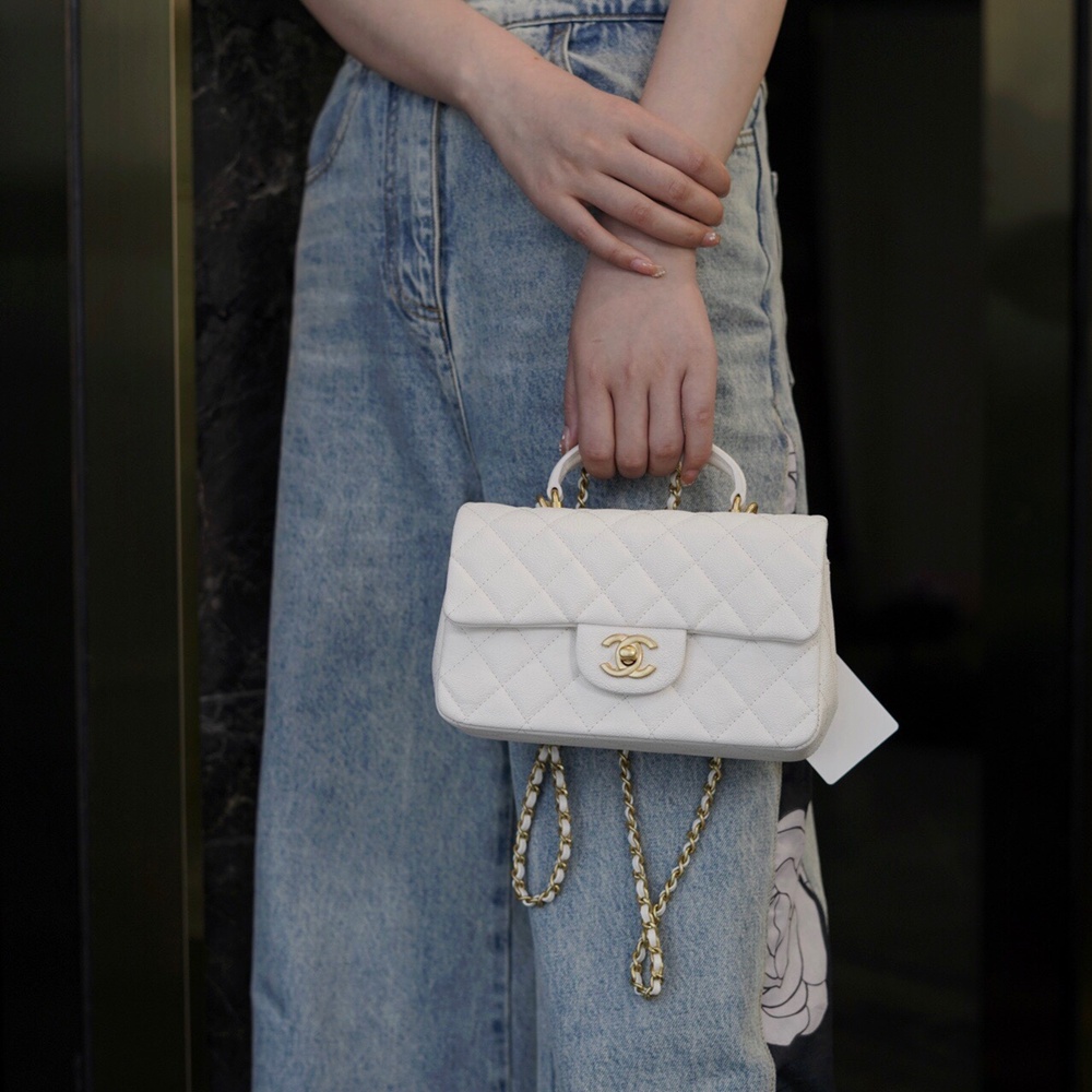 [CHANEL] 샤넬 Classic Flap 미니 플랩 백 20.5 x 12.5 x 6.5 cm 미듐25.5 스몰23 엑스라지35 cm