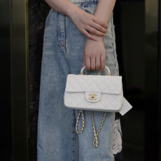 [CHANEL] 샤넬 Classic Flap 미니 플랩 백 20.5 x 12.5 x 6.5 cm 미듐25.5 스몰23 엑스라지35 cm
