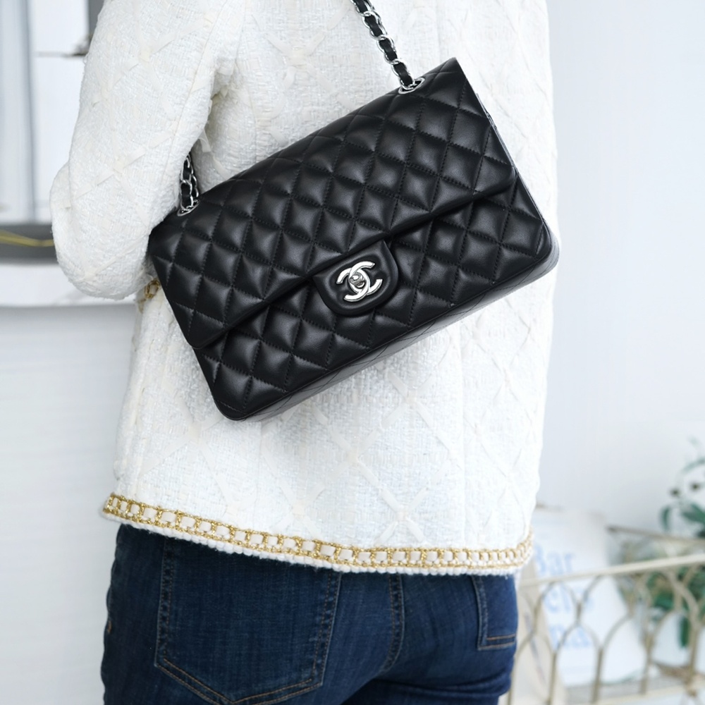 [CHANEL] 샤넬 Classic Flap 미니 플랩 백 20.5 x 12.5 x 6.5 cm 미듐25.5 스몰23 엑스라지35 cm