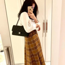 [CHANEL] 샤넬 Classic Flap 미니 플랩 백 20.5 x 12.5 x 6.5 cm 미듐25.5 스몰23 엑스라지35 cm