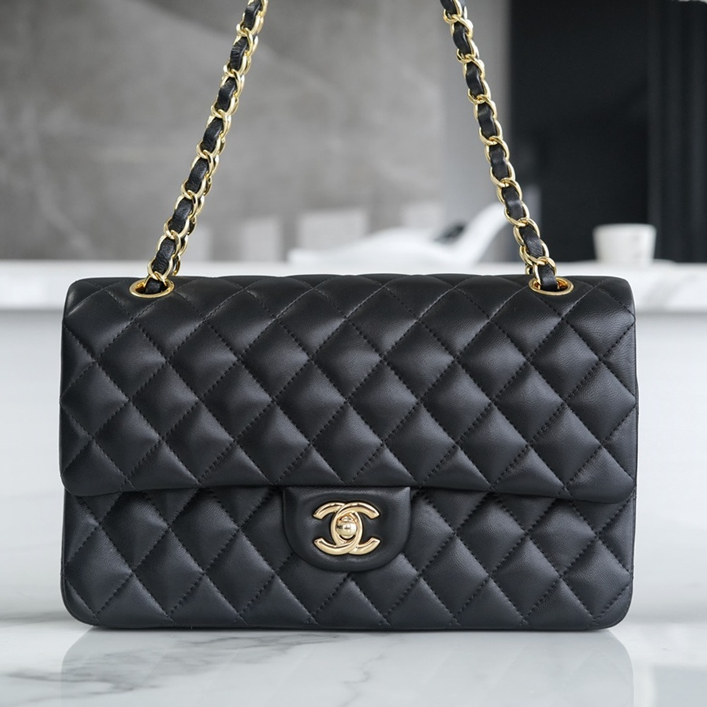 [CHANEL] 샤넬 Classic Flap 미니 플랩 백 20.5 x 12.5 x 6.5 cm 미듐25.5 스몰23 엑스라지35 cm
