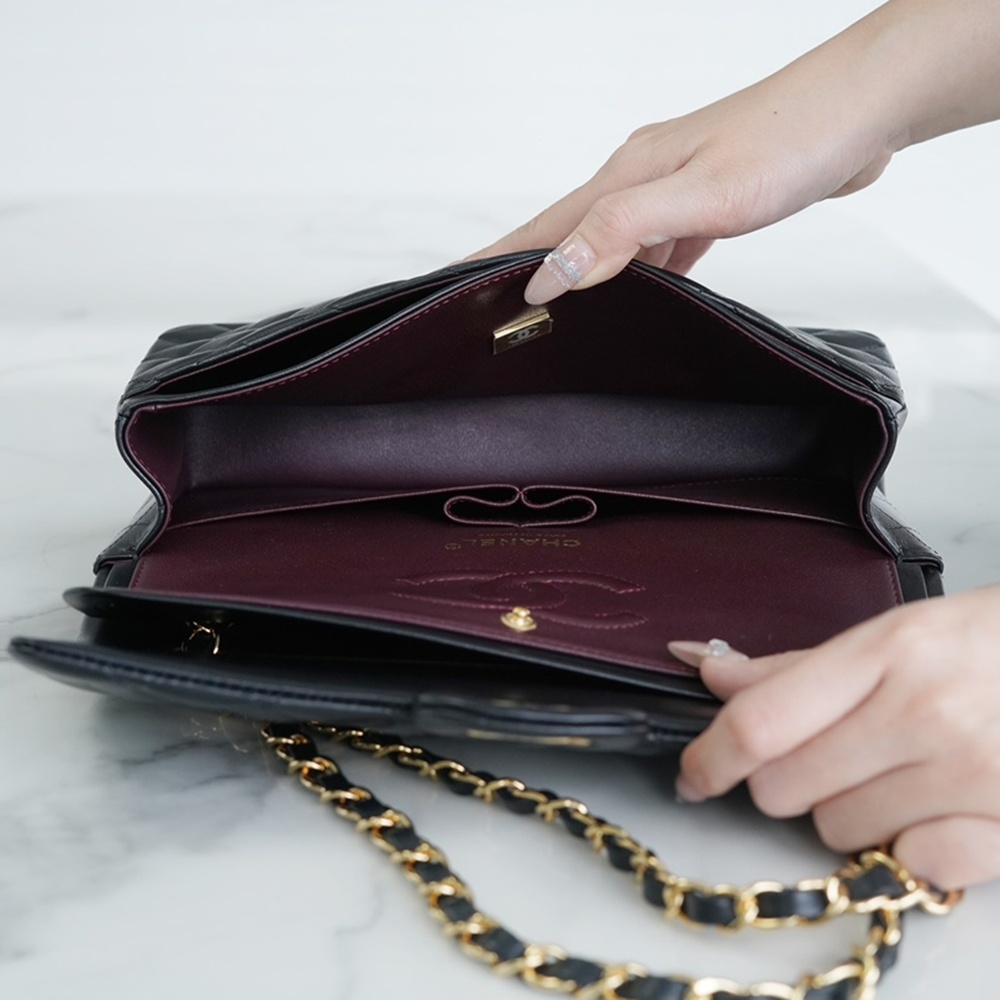 [CHANEL] 샤넬 Classic Flap 미니 플랩 백 20.5 x 12.5 x 6.5 cm 미듐25.5 스몰23 엑스라지35 cm