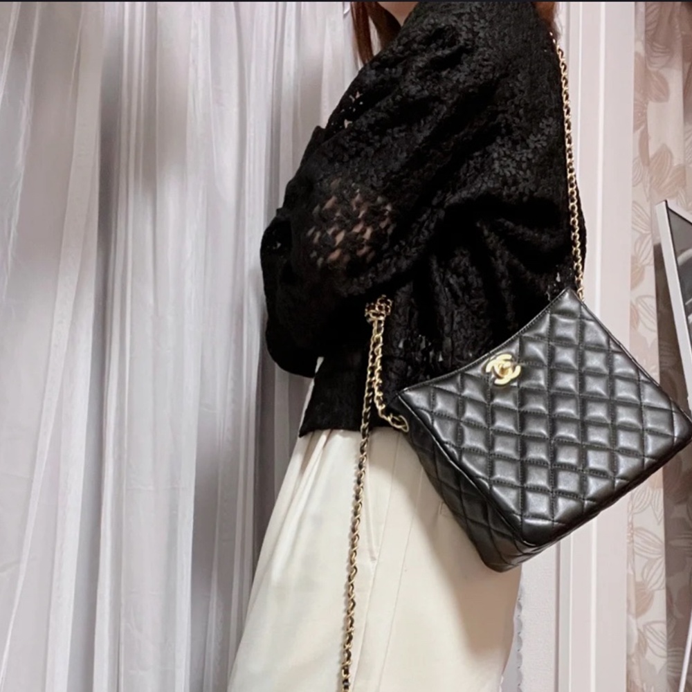 [CHANEL] CHANEL Hobo bag - 샤넬 호보 백 19 x 16 cm