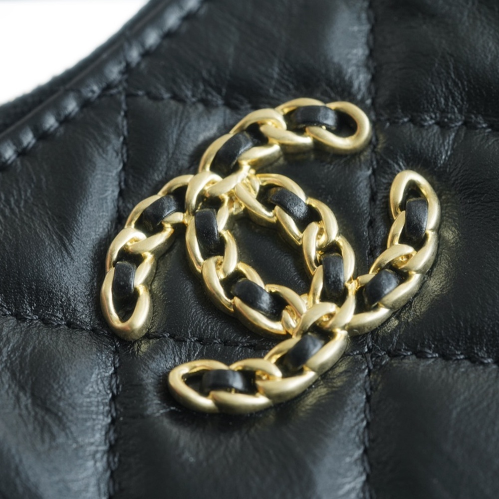 [CHANEL] CHANEL 샤넬 19 호보 백 스몰 23.5 x 13 x 5 cm