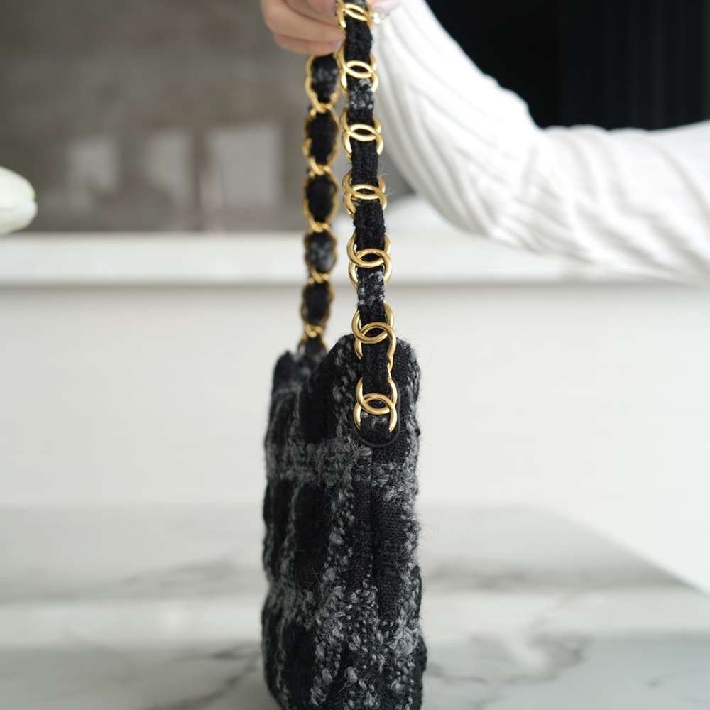 [CHANEL] CHANEL- 샤넬 로고 hobo 호보백 20 23 25 28 31 cm