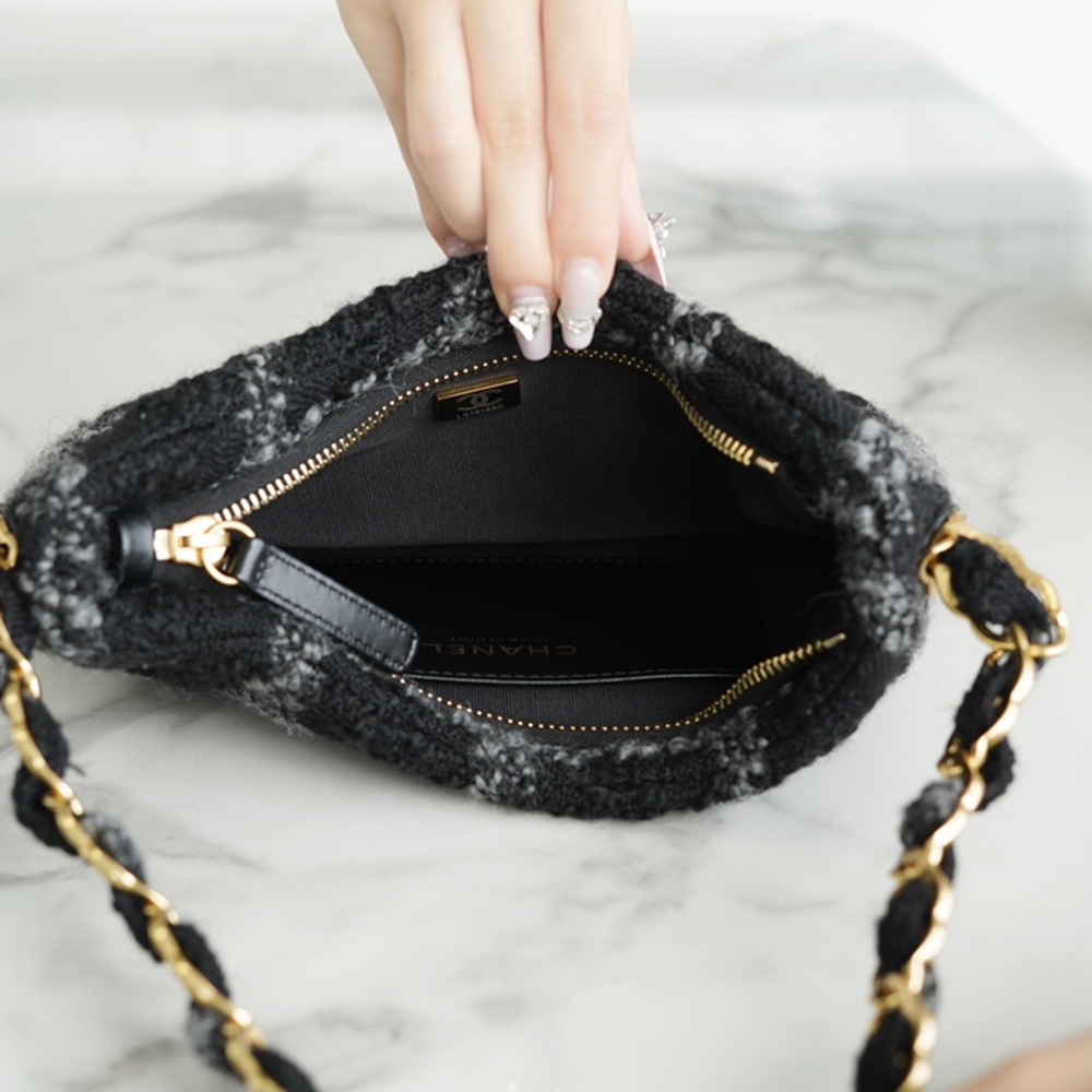 [CHANEL] CHANEL- 샤넬 로고 hobo 호보백 20 23 25 28 31 cm