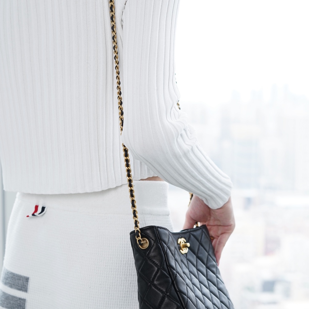 [CHANEL] CHANEL- 샤넬 로고 hobo 호보백 20 23 25 28 31 cm