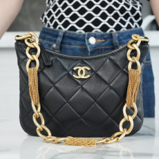 [CHANEL] CHANEL- 샤넬 로고 hobo 호보백 20 23 25 28 31 cm