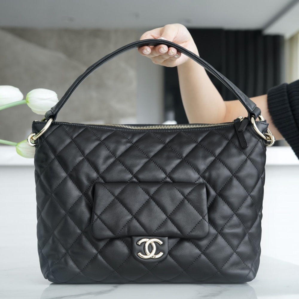 [CHANEL] CHANEL- 샤넬 로고 hobo 호보백 20 23 25 28 31 cm