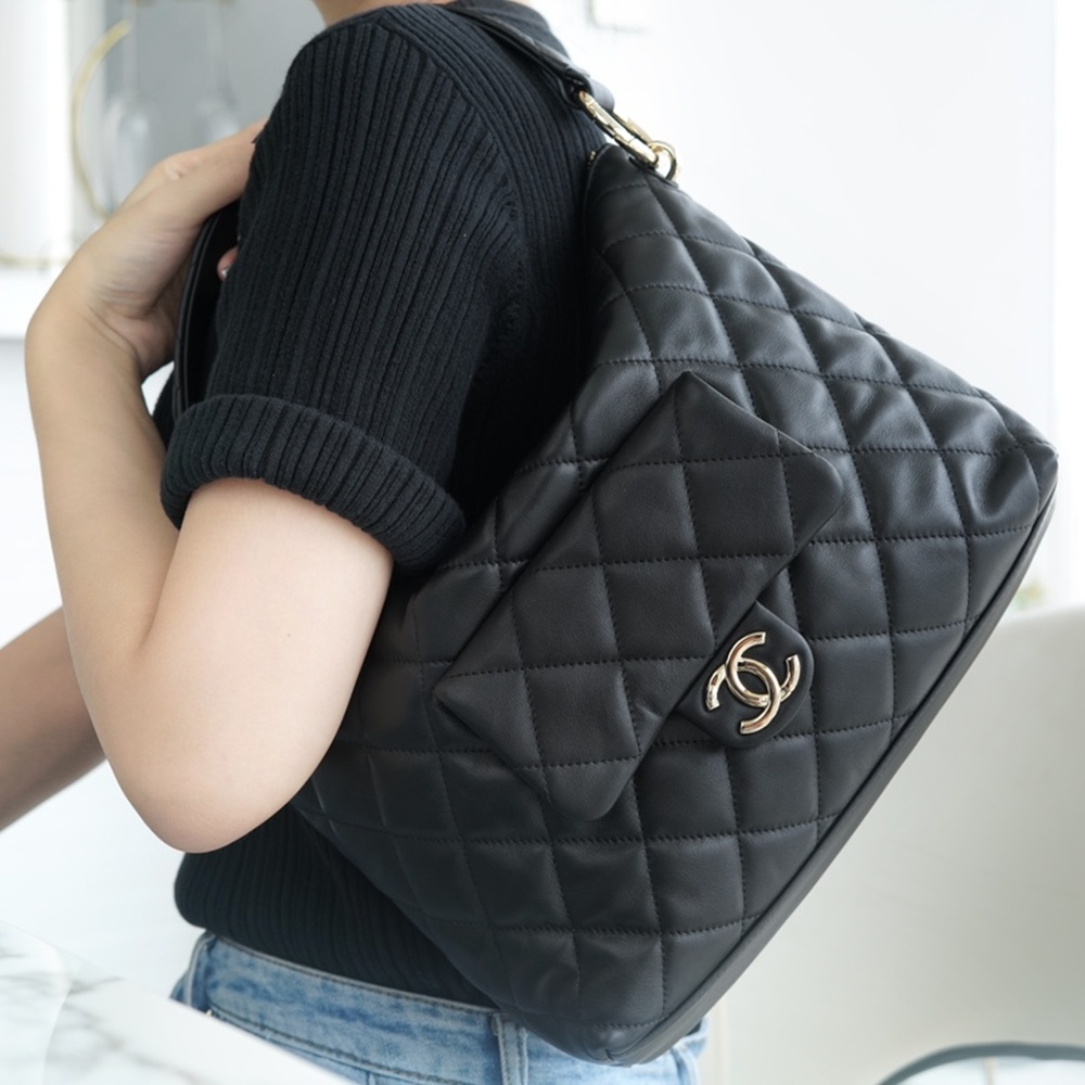 [CHANEL] CHANEL- 샤넬 로고 hobo 호보백 20 23 25 28 31 cm