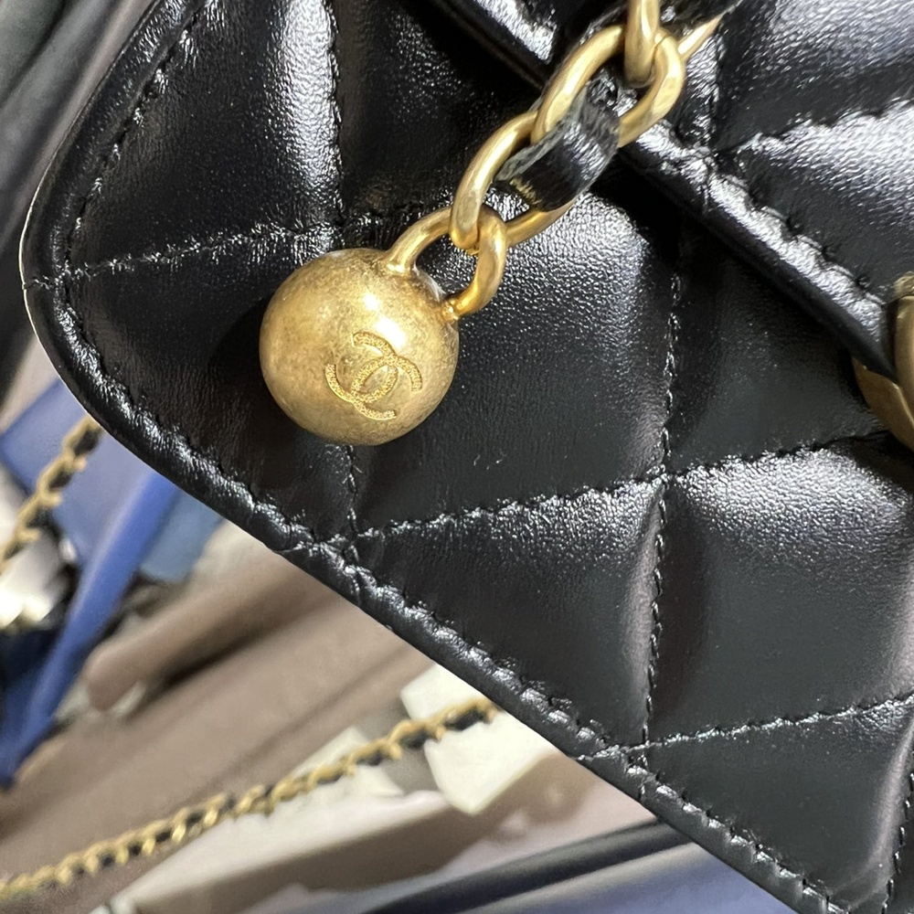 [CHANEL] 샤넬 로고 숄더 여성 지갑 9.5 x 12.5 x 3.5 cm