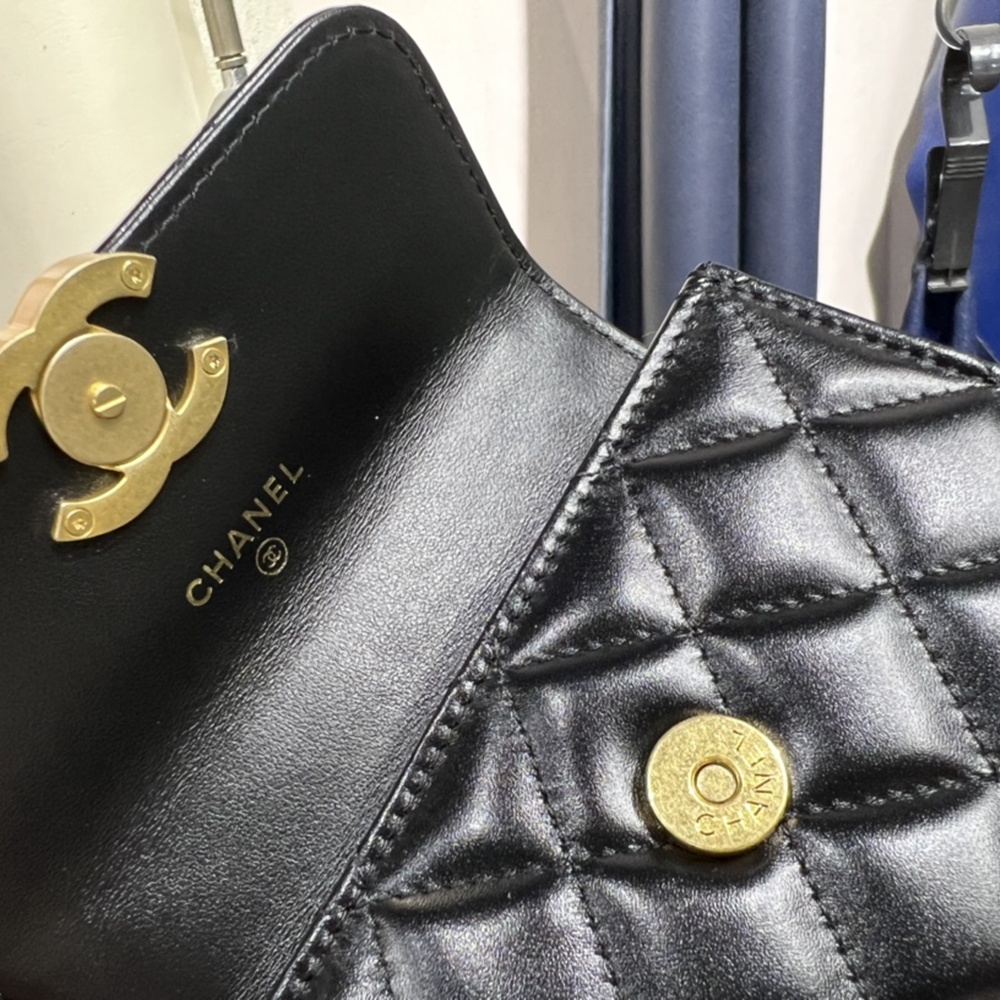[CHANEL] 샤넬 로고 숄더 여성 지갑 9.5 x 12.5 x 3.5 cm