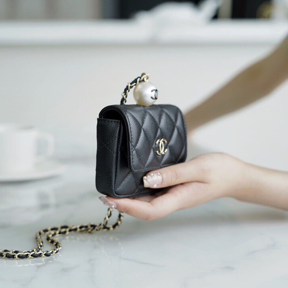 [CHANEL] 샤넬 블랙 은장로고 숄더 여성 지갑 7 x 10 x 2.5 cm