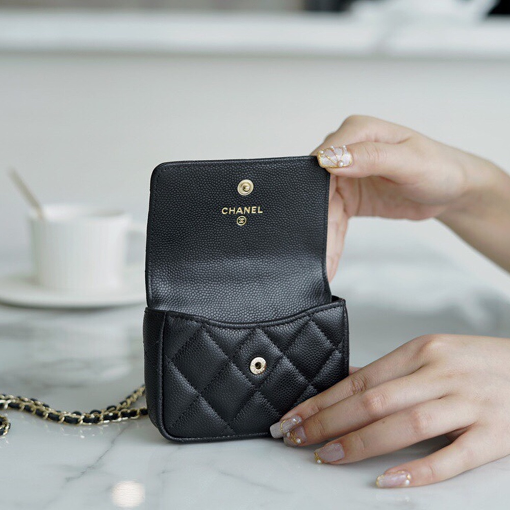 [CHANEL] 샤넬 블랙 은장로고 숄더 여성 지갑 7 x 10 x 2.5 cm