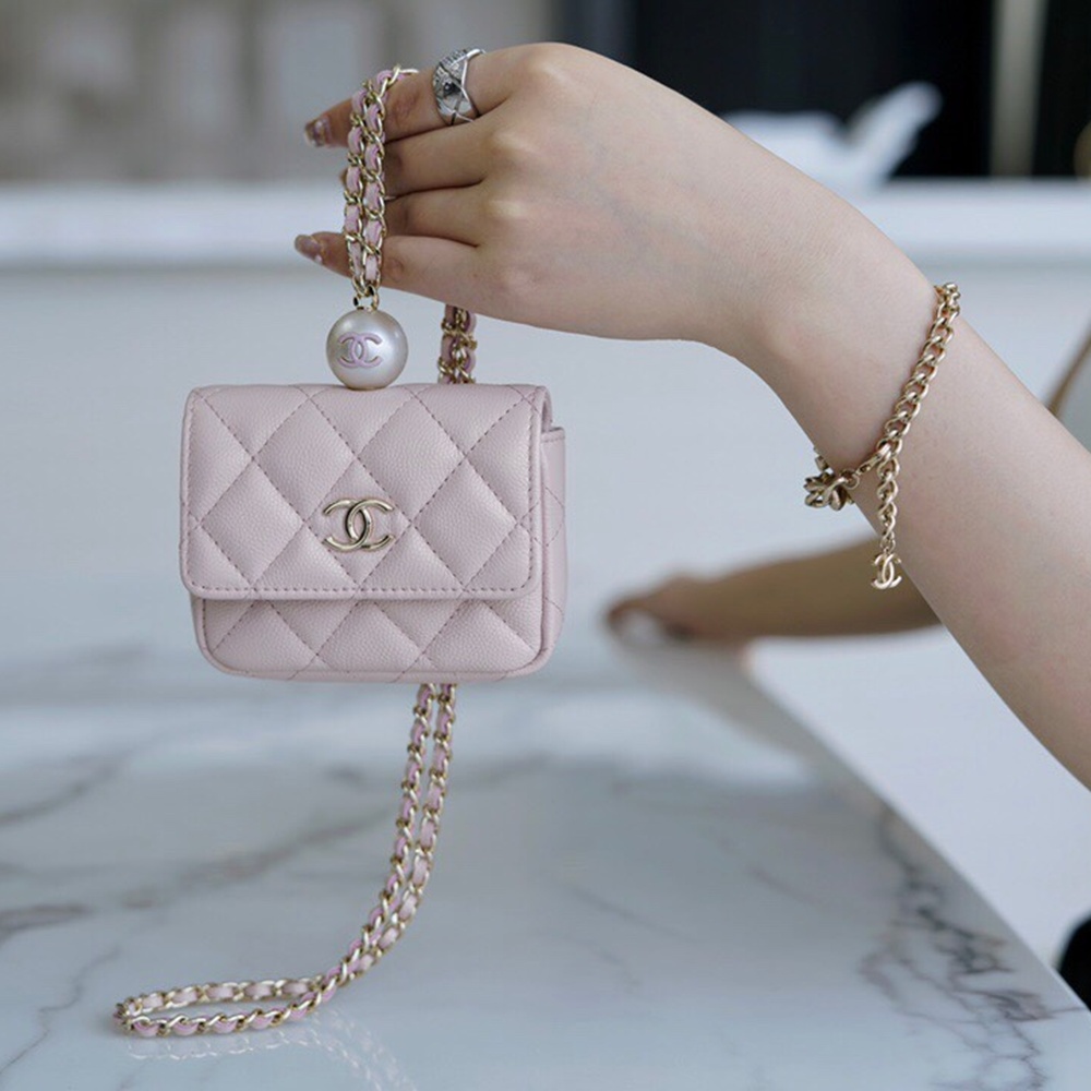 [CHANEL] 샤넬 연핑크 로고 숄더 여성 지갑 7 x 10 x 2.5 cm