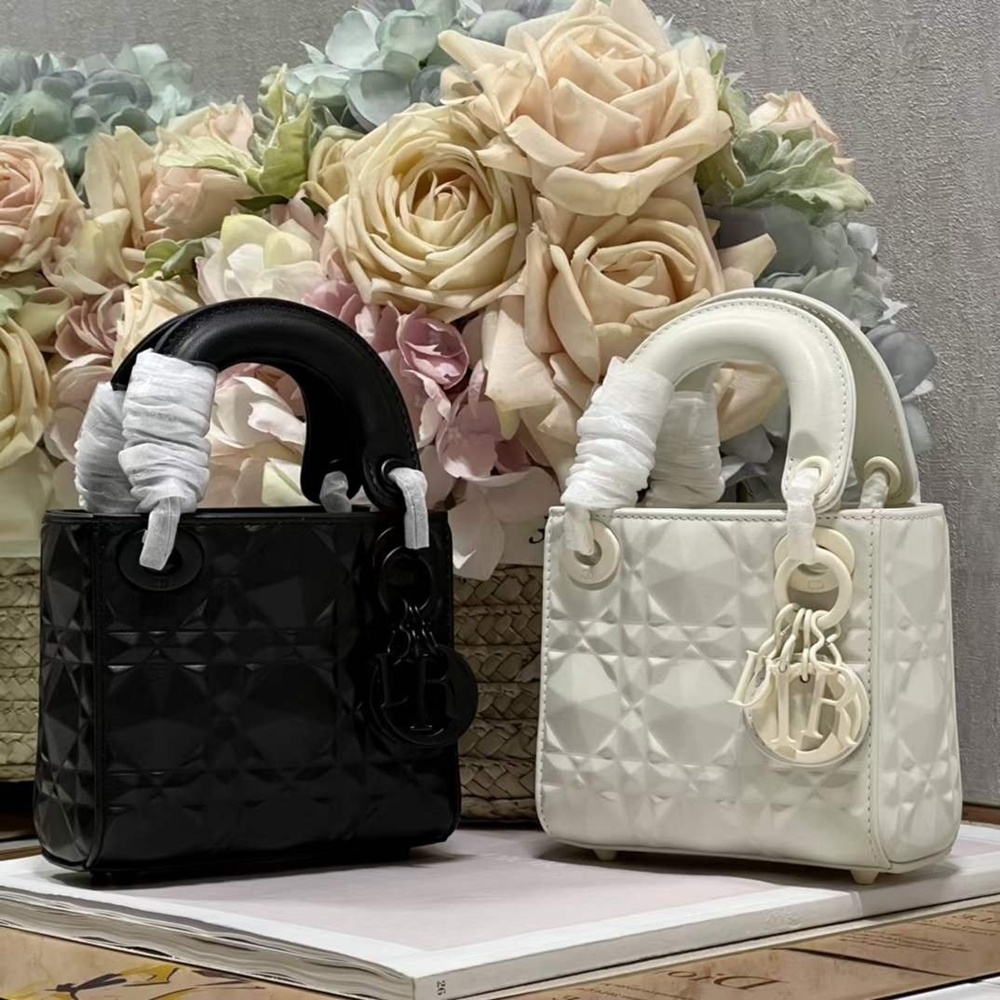 [CHRISTIAN DIOR] 크리스챤 디올 MICRO LADY DIOR BAG Cannage - 디올 마이크로 레이디 미디엄 패이던트 백 까나쥬  17cm