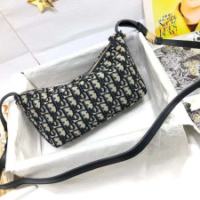 [CHRISTIAN DIOR] 크리스챤 디올 DIOR TRAVEL NOMAD - 디올트래블 노마드 파우치 미듐 피오니 매크로까나쥬 22 x 13 x 9.5 cm