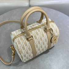 [CHRISTIAN DIOR] 크리스챤 디올 Dior Groove 25 1디올 Dior Groove 25 백 25×19×16 cm