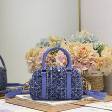 [CHRISTIAN DIOR] 크리스챤 디올 2388 D-Vibe East-West 나노 백 블루 Dior Oblique 자카드 20.5 x 13 x 5 cm
