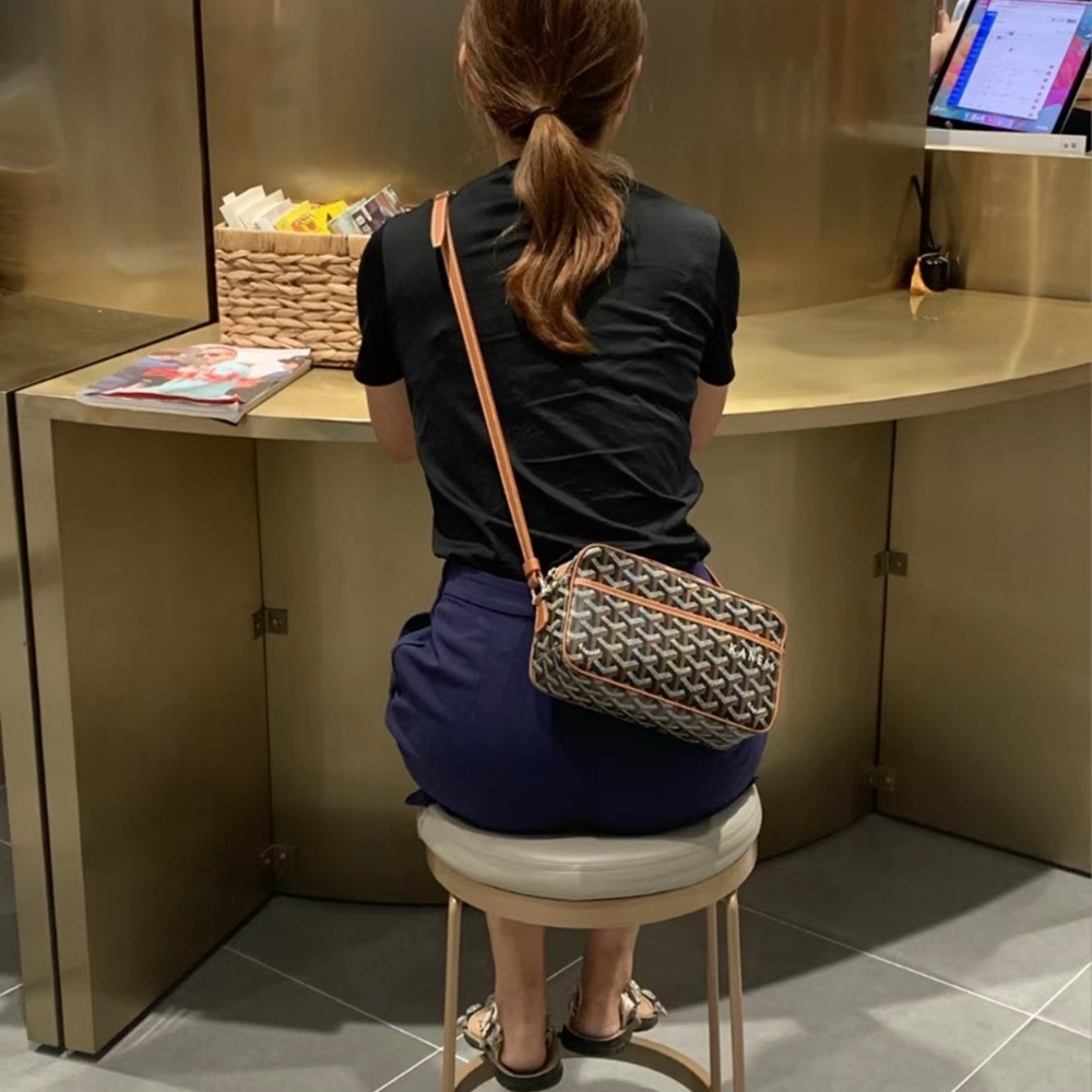 [고야드] Goyard - 고야드 카페르 카메라 크로스 백 Goyard Cap Vert Camera Crossbody Bag 23cm x 13cm x 8cm