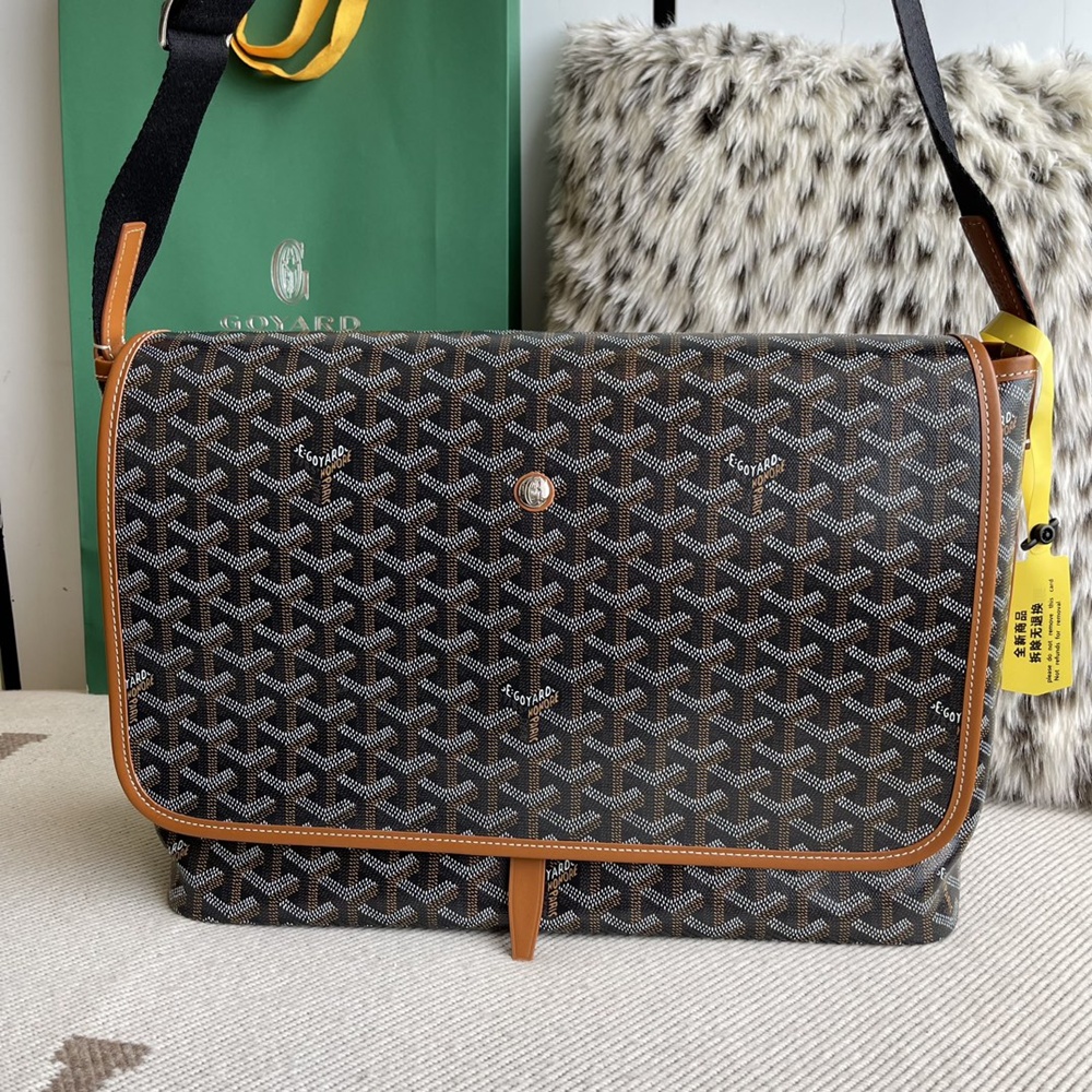 [고야드] Goyard - 고야드 카페티엔 메신저백 GOYARD Capetien Messenger Bag MM 39 cm x 26 cm x 13 cm