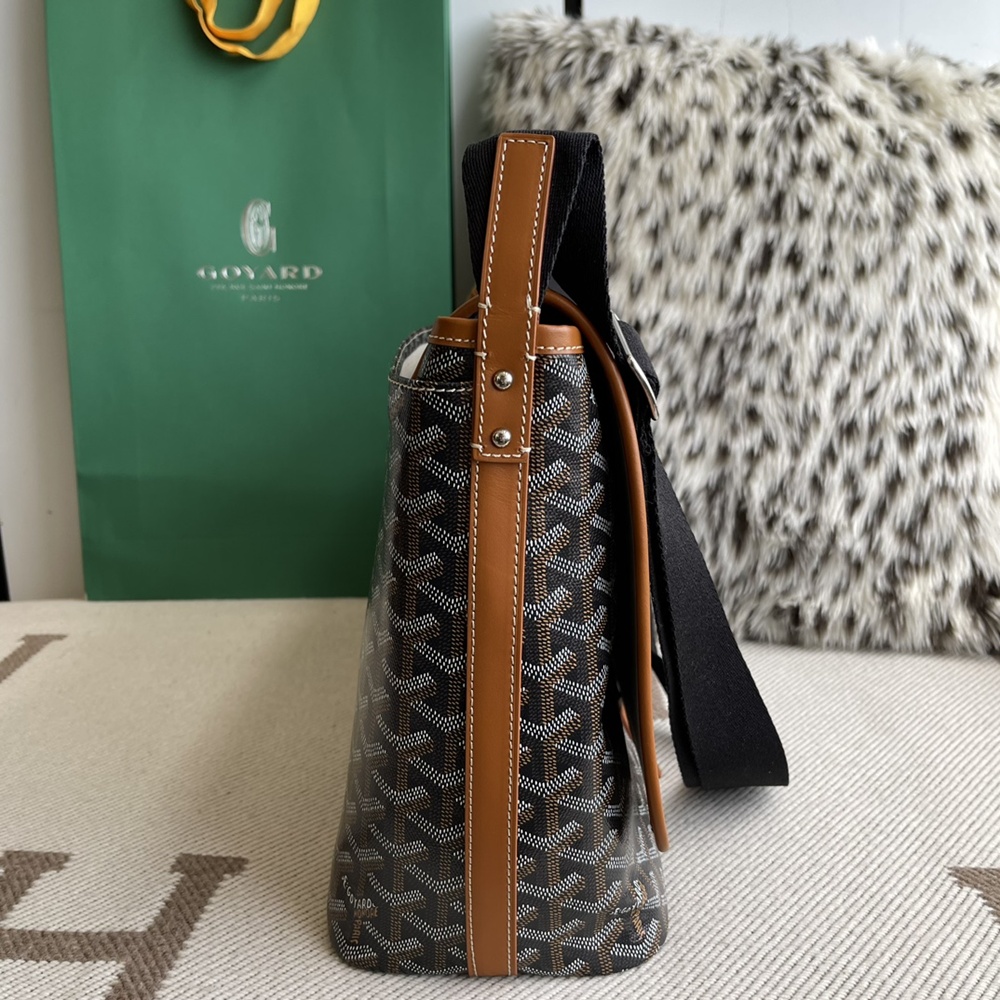 [고야드] Goyard - 고야드 카페티엔 메신저백 GOYARD Capetien Messenger Bag MM 39 cm x 26 cm x 13 cm