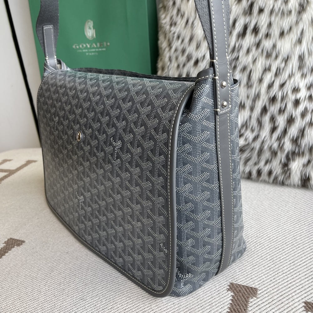 [고야드] Goyard - 고야드 카페티엔 메신저백 GOYARD Capetien Messenger Bag MM 39 cm x 26 cm x 13 cm
