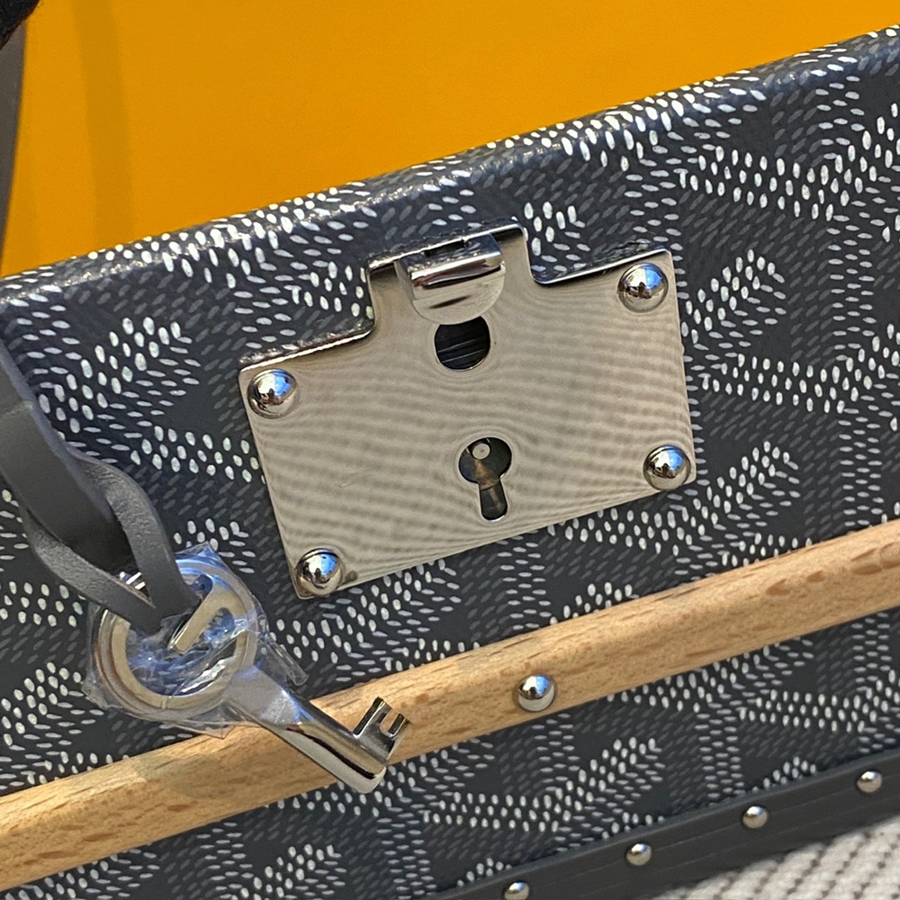 [고야드] Goyard - 고야드 352 COURRIER CASE  Maison Goyard 29.5x14.5x12cm