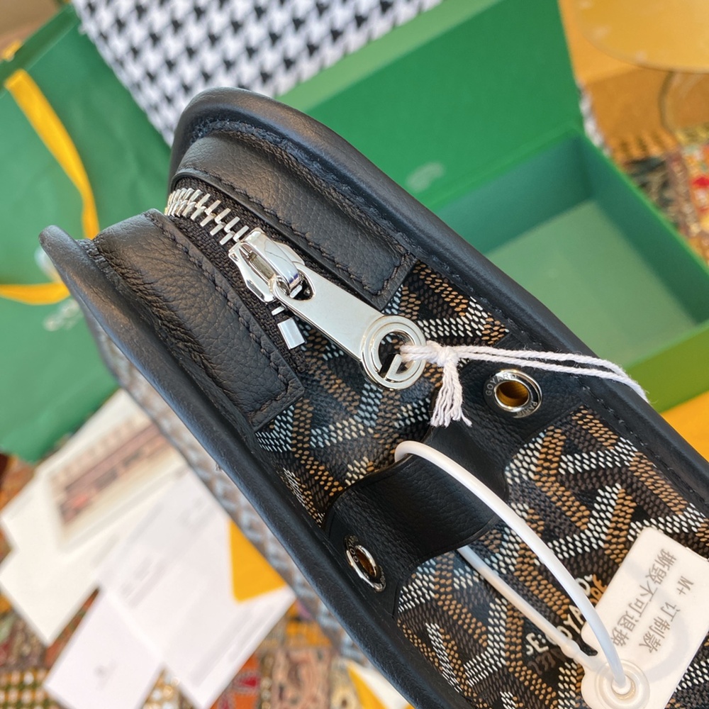 [고야드] Goyard - 고야드 클러치 쥬방스 Goyard Jouvence  MM 25 cm x 18 cm x 7 cm GM 30 x 23 x 7.5cm