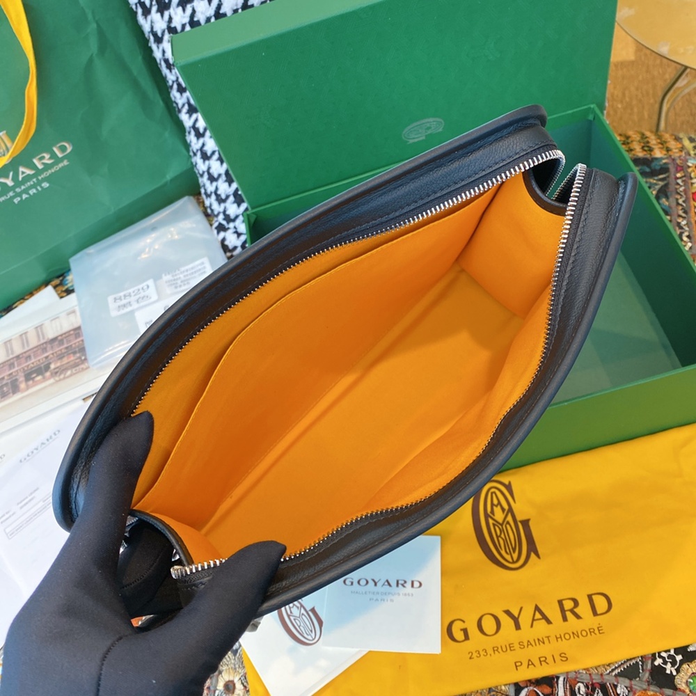 [고야드] Goyard - 고야드 클러치 쥬방스 Goyard Jouvence  MM 25 cm x 18 cm x 7 cm GM 30 x 23 x 7.5cm