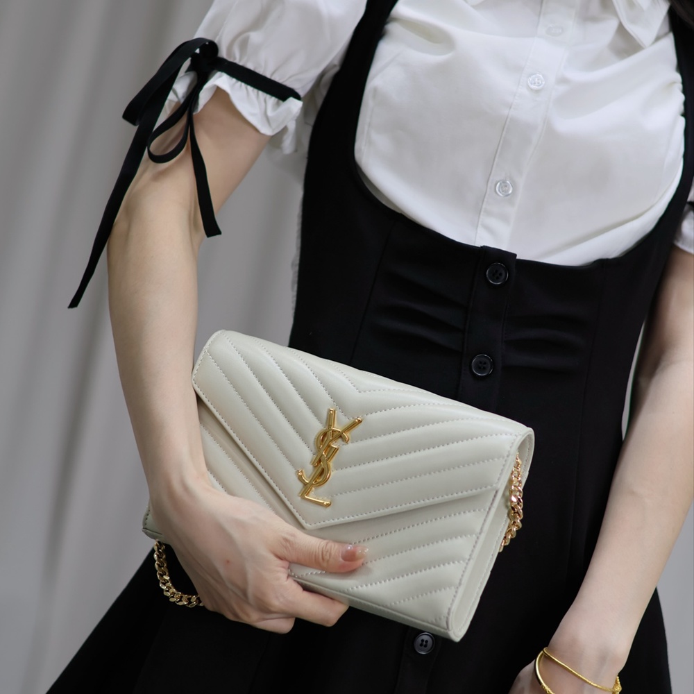 [생로랑] 377828 SAINT LAURENT 생로랑 모노그램 마틀라세 체인 숄더백 22.5x14x4cm