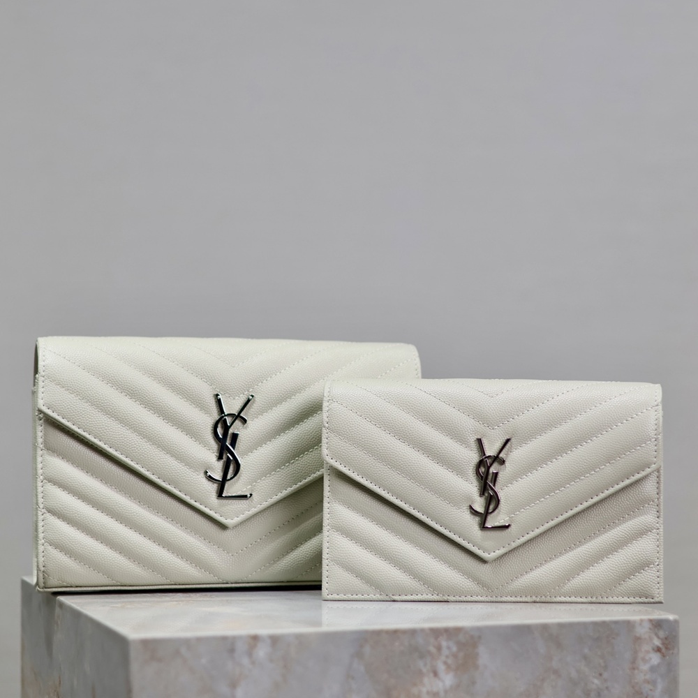 [생로랑] 377828 SAINT LAURENT 생로랑 모노그램 마틀라세 체인 숄더백 22.5x14x4cm