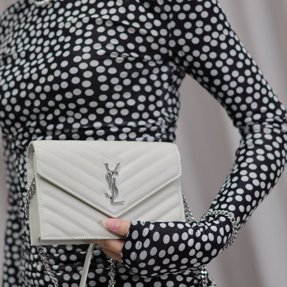 [생로랑] 377828 SAINT LAURENT 생로랑 모노그램 마틀라세 체인 숄더백 22.5x14x4cm