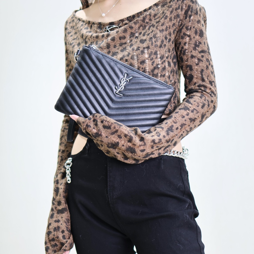 [생로랑] 379039 SAINT LAURENT 생로랑 모노그램 마틀라세 클러치백 24×17.5×1.5cm 30cm 36cm