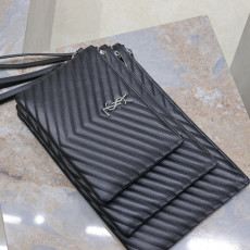 [생로랑] 379039 SAINT LAURENT 생로랑 모노그램 마틀라세 클러치백 24×17.5×1.5cm 30cm 36cm