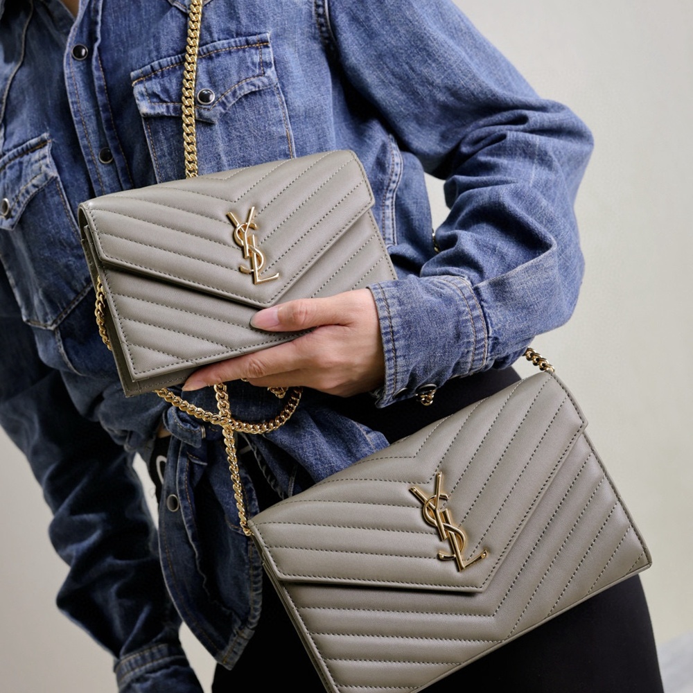 [생로랑] 379039 SAINT LAURENT 생로랑 모노그램 마틀라세 클러치백 24×17.5×1.5cm 30cm 36cm